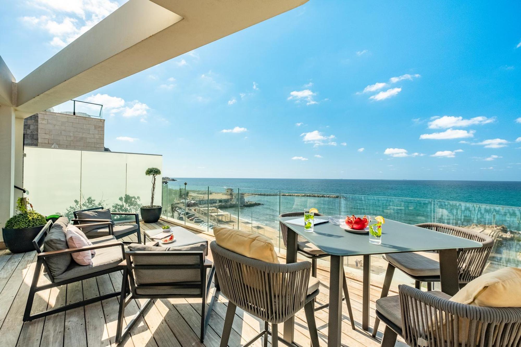 Penthouse 3Br + Roof Top + Parking - On The Beach Haifa Kültér fotó