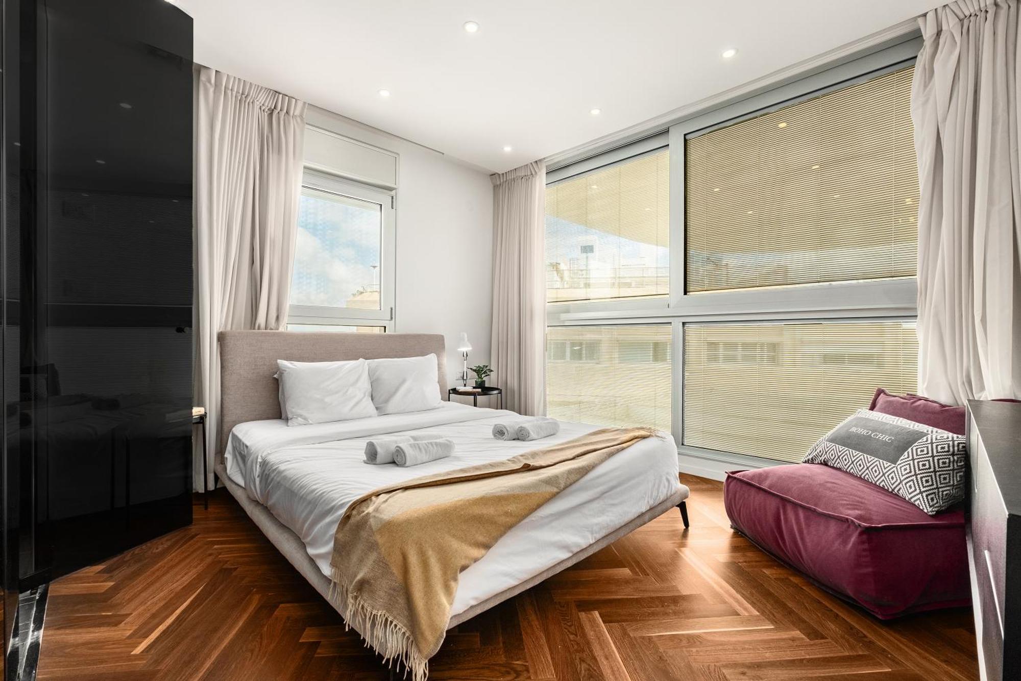 Penthouse 3Br + Roof Top + Parking - On The Beach Haifa Kültér fotó