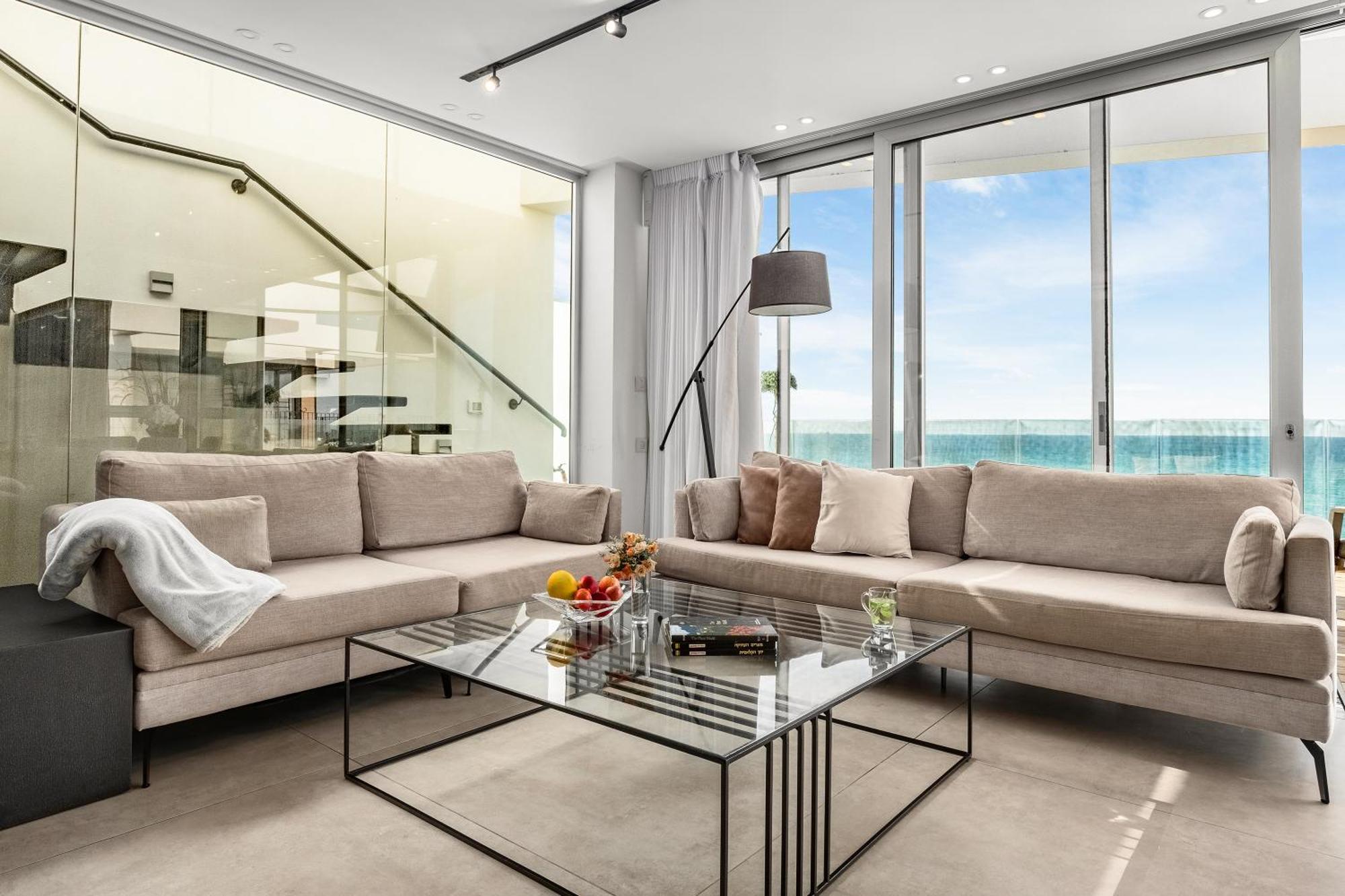 Penthouse 3Br + Roof Top + Parking - On The Beach Haifa Kültér fotó