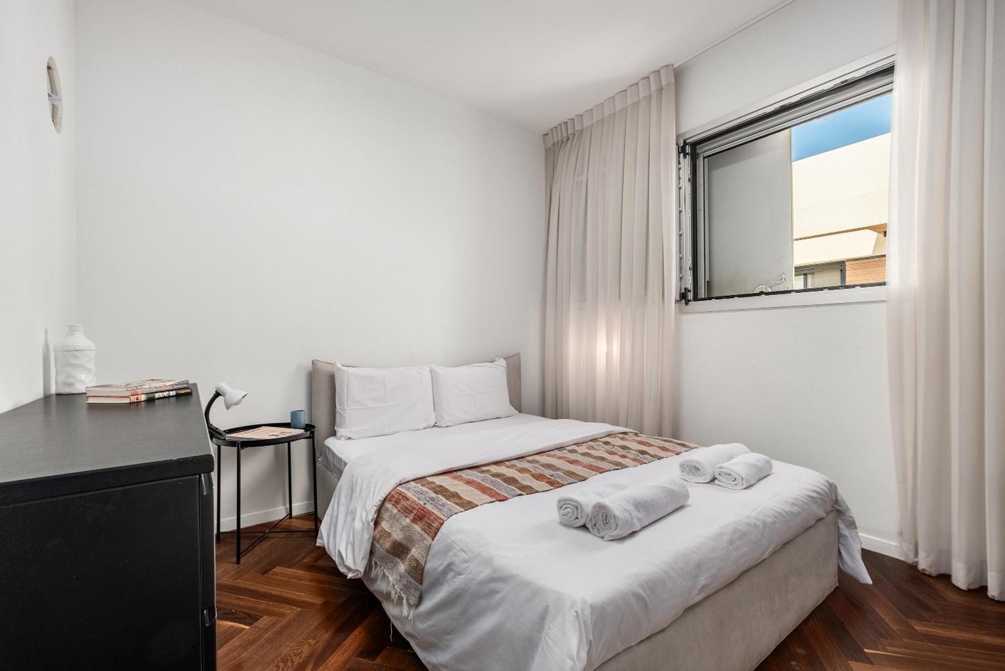 Penthouse 3Br + Roof Top + Parking - On The Beach Haifa Kültér fotó