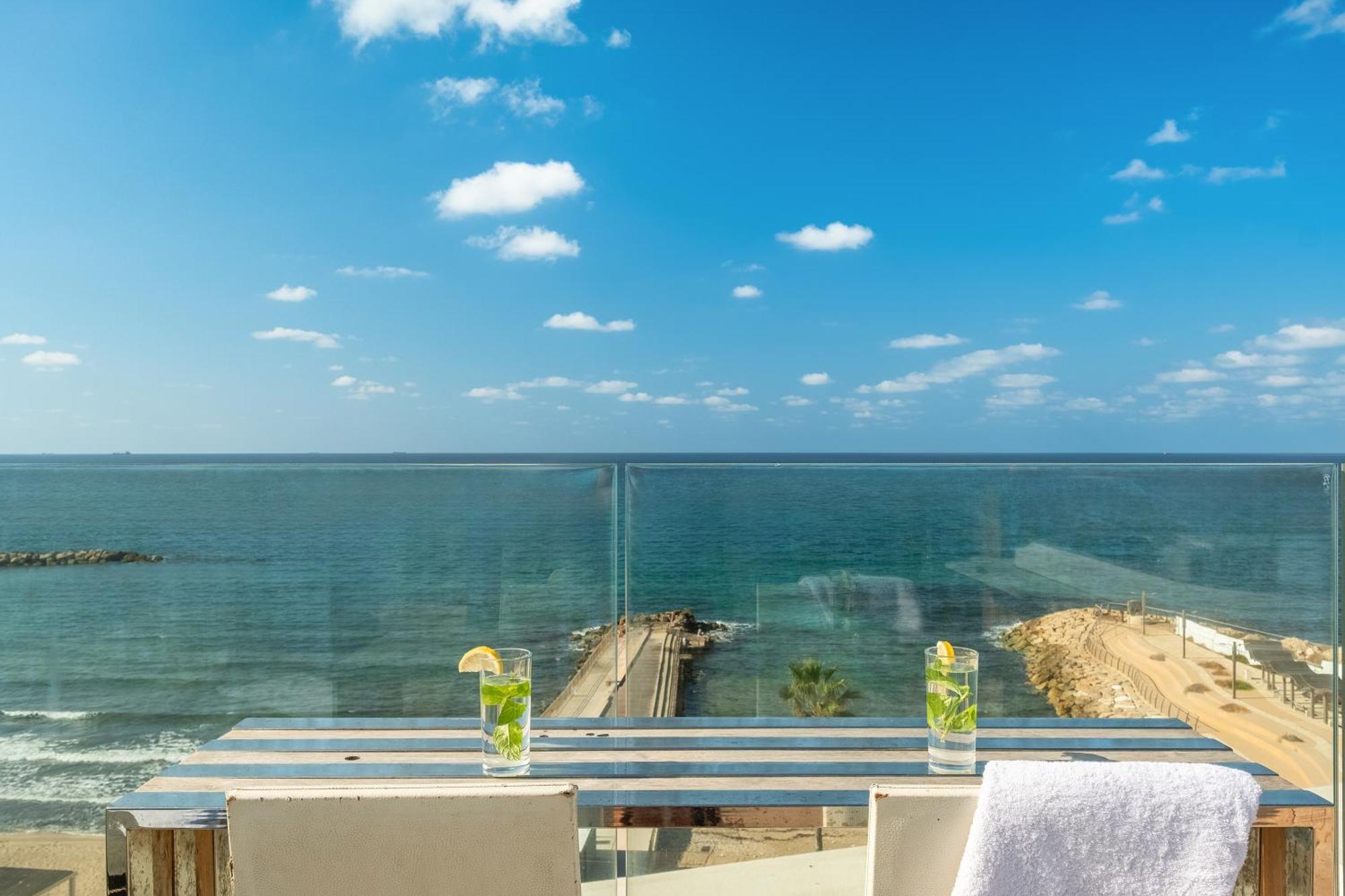 Penthouse 3Br + Roof Top + Parking - On The Beach Haifa Kültér fotó