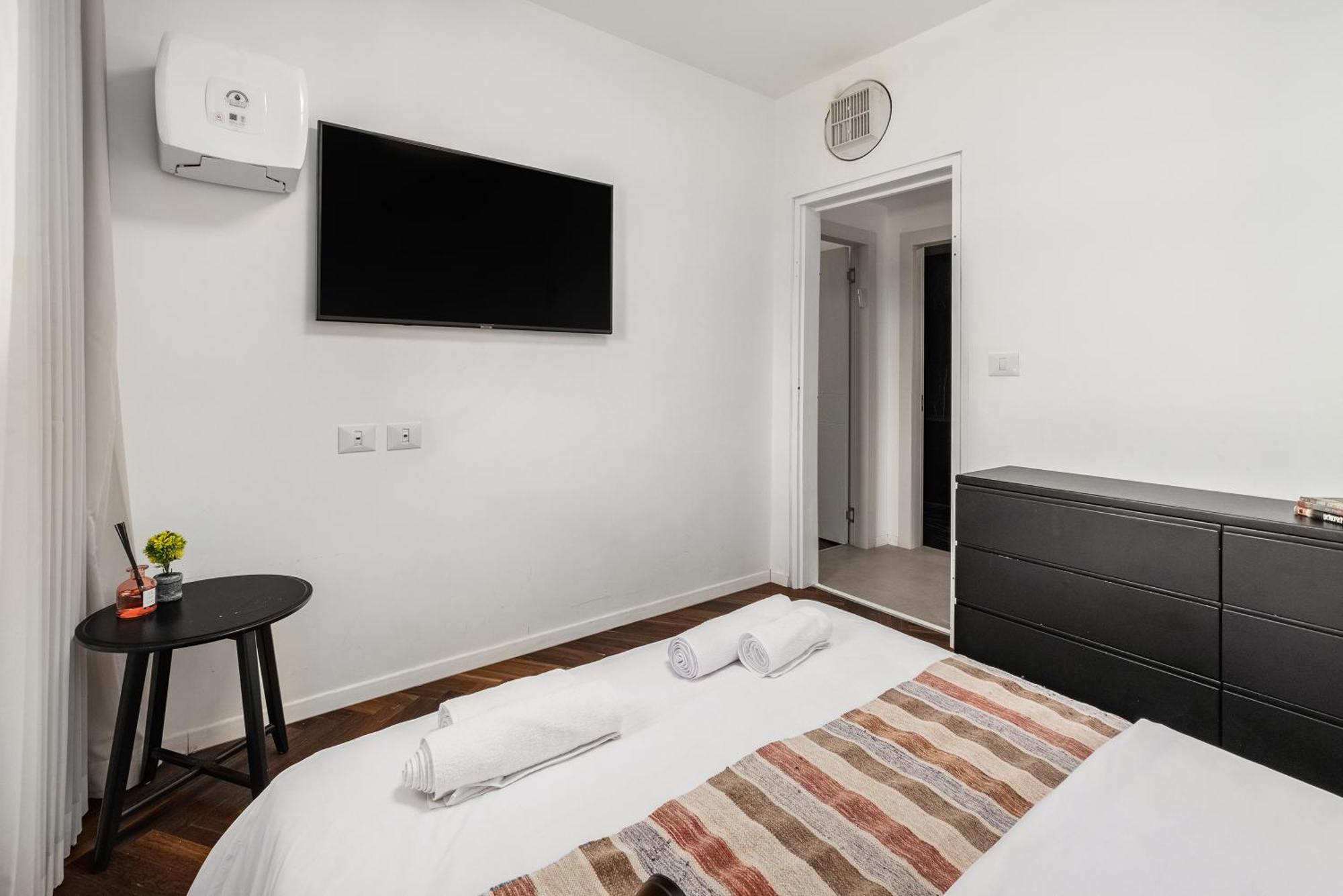 Penthouse 3Br + Roof Top + Parking - On The Beach Haifa Kültér fotó